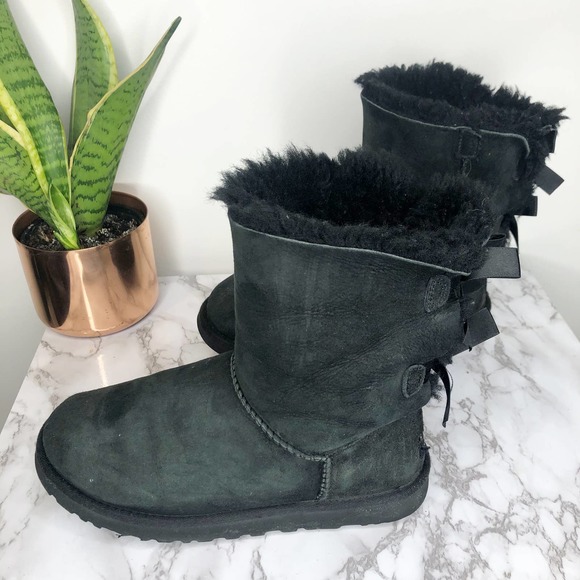 UGG AUSTRALIA | Boots Short Bailey Bow II Black Ribbon Women's Size 6 - Picture 1 of 7